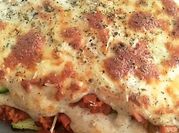 Una foto de salsa de bechamel y lasaña