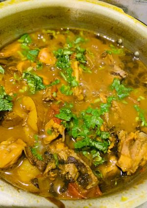 A picture of Desi Chicken Jhola (country chicken gravy).