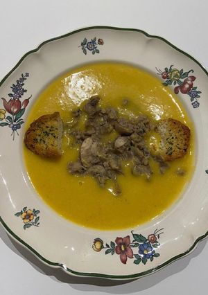Une photo de Soupe butternut et champignons et marrons