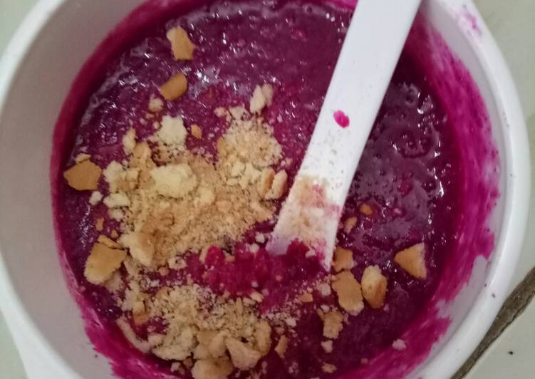 Cara Gampang Membuat Banana, dragon fruit ice cream with topping biscuit 🍧🍦🍨 yang Sempurna