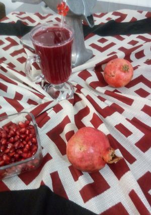 عکسی از دستور آب انار طبیعی