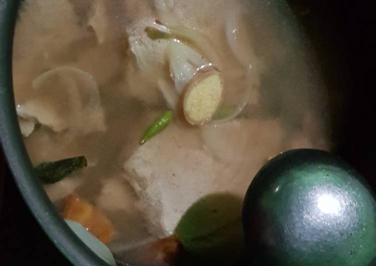 Cara Gampang Menyiapkan Sup tuna segar Anti Gagal