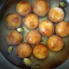 Rava gulab jamun A picture of Rava gulab jamun.
