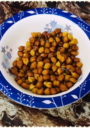 A picture of Boiled brown chana.