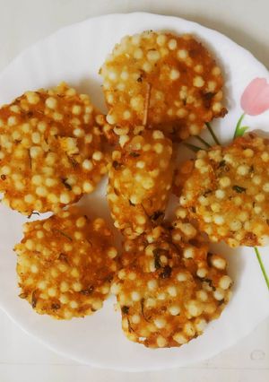 साबुदाणा वडा (Sabudana Vada Recipe In Marathi) रेसिपी चे मुख्य फोटो 