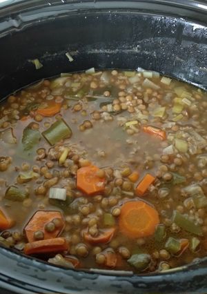 A picture of Lentejas viudas (Slow Cooker Lentils).