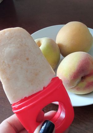 Una foto de Paletas cremosas de durazno