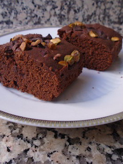 Una foto de Brownie de calabaza con pistachos