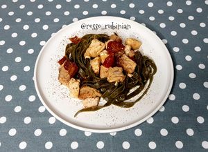 Foto di Fettuccine di spirulina con pesce spada