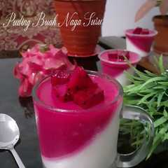 A picture of Puding Buah Naga.