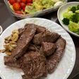 煎牛排配Costco酪梨沙拉