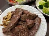 煎牛排配Costco酪梨沙拉