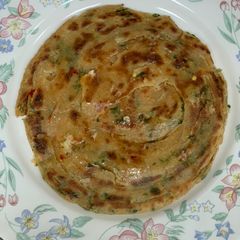 A picture of Chilli Garlic Laccha Paratha.