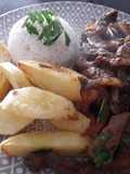 Hígado Saltado a lo Carmelita