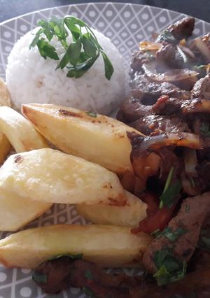Una foto de Hígado Saltado a lo Carmelita