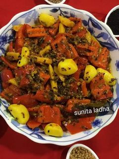 लाल मिर्च का अचार (lal mirch ka achar recipe in Hindi) रेसिपी मुख्य फोटो