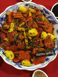 लाल मिर्च का अचार (lal mirch ka achar recipe in Hindi) रेसिपी मुख्य फोटो