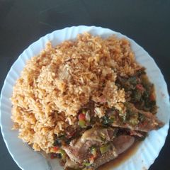A picture of Pilau with chicken.