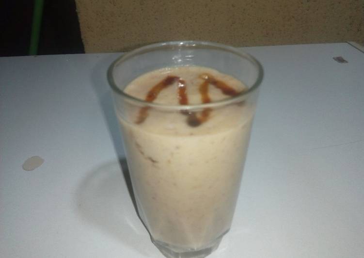 Steps to Make Any-night-of-the-week Date and Pineapple Smoothie by Ogechukwu Mbanugo