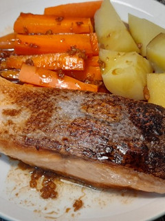 Foto resep Salmon steak with shoyu garlic sauce flavor