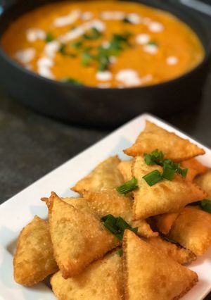 صورة لوصفة سمبوسه البف الهنديه بحشوه البطاطس 🥔