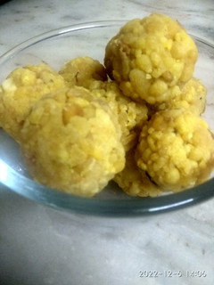 બુંદી ના લાડુ (Boondi Ladoo Recipe In Gujarati) રેસીપી મુખ્ય ફોટો