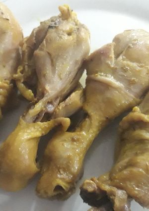 A picture of Boiled Chicken thighs.