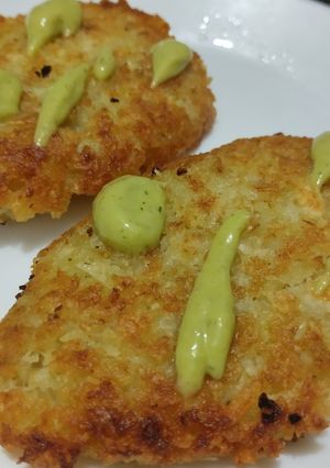 Una foto de Arepas de papa y yuca🥔🥚🍳