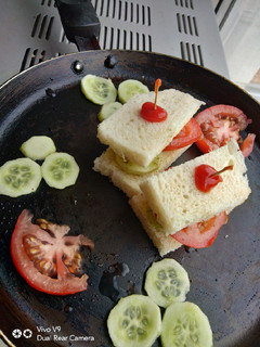 A picture of Instant and quick cucumber tomato sandwich.