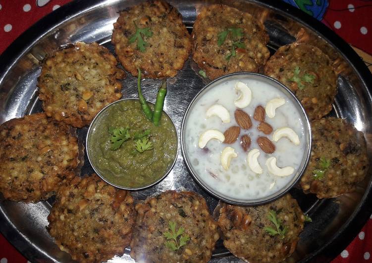 Sabuddana tikki with coriander and peanuts mix chutney and sabuddana badam rabdi