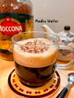 हॉट फ्रॉथी ब्लैक कॉफी (Hot Frothy Black Coffee) रेसिपी मुख्य फोटो