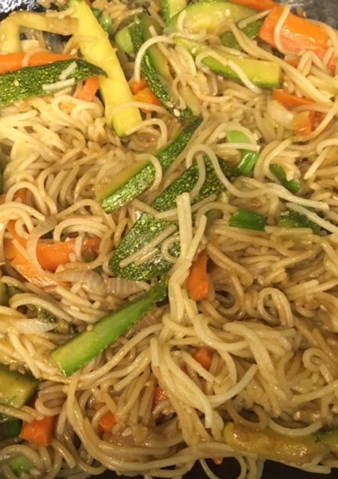 Una foto de Japchae, pasta coreana