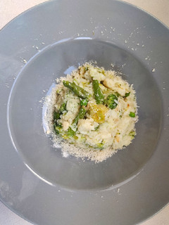 Una foto de Arroz cremoso con merluza y verduras