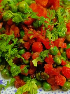 गाजर मटार भाजी (Gajar Matar Bhaji Recipe In Marathi) रेसिपी चे मुख्य फोटो