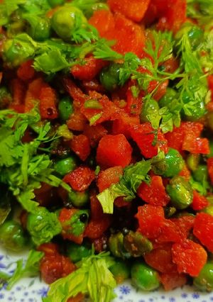 गाजर मटार भाजी (Gajar Matar Bhaji Recipe In Marathi) रेसिपी चे मुख्य फोटो
