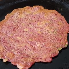 A picture of Beetroot chilla.