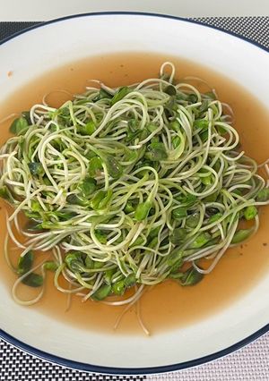 A picture of Stir Fried Sunflower Sprouts With Oyster Sauce.