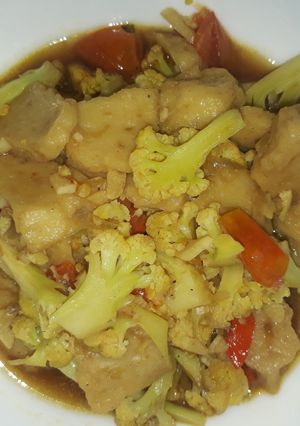 Foto resep Tumis kembang kol dan bakso