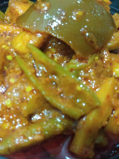 મિક્સ ખાટુ અથાણું (Mix Khatu Athanu Recipe In Gujarati) રેસીપી મુખ્ય ફોટો