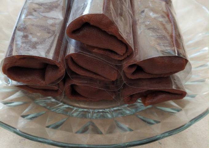 Dadar gulung coklat isi pisang keju