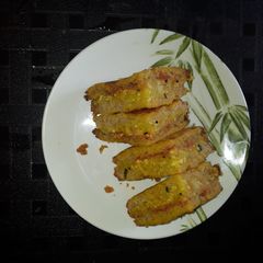 A picture of Potato and paneer stuffed pakoda.