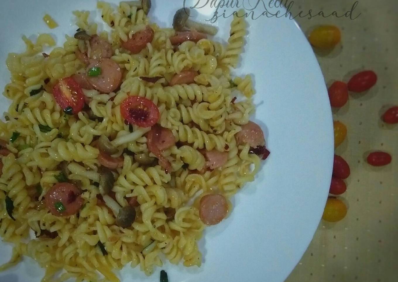 Serpihan cili dengan sosej ayam dan cendawan