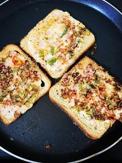सूजी टोस्ट((SUJI TOAST RECIPE IN HINDI) रेसिपी मुख्य फोटो