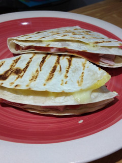Una foto de Tortilla Pizza