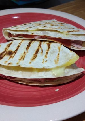 Una foto de Tortilla Pizza
