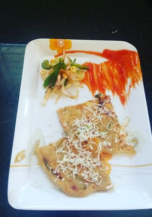 A picture of Pizza Paratha.