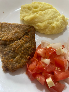 Una foto de Milanesas de res estilo argentino