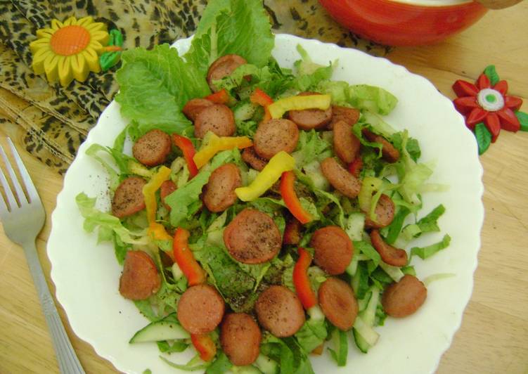 Veggie Salad with Sausages