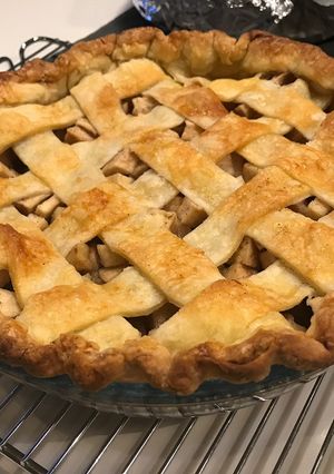 A picture of Binging with Babish Apple Pie.