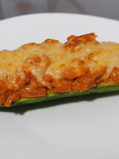 Una foto de Calabacines rellenos de atún🥒